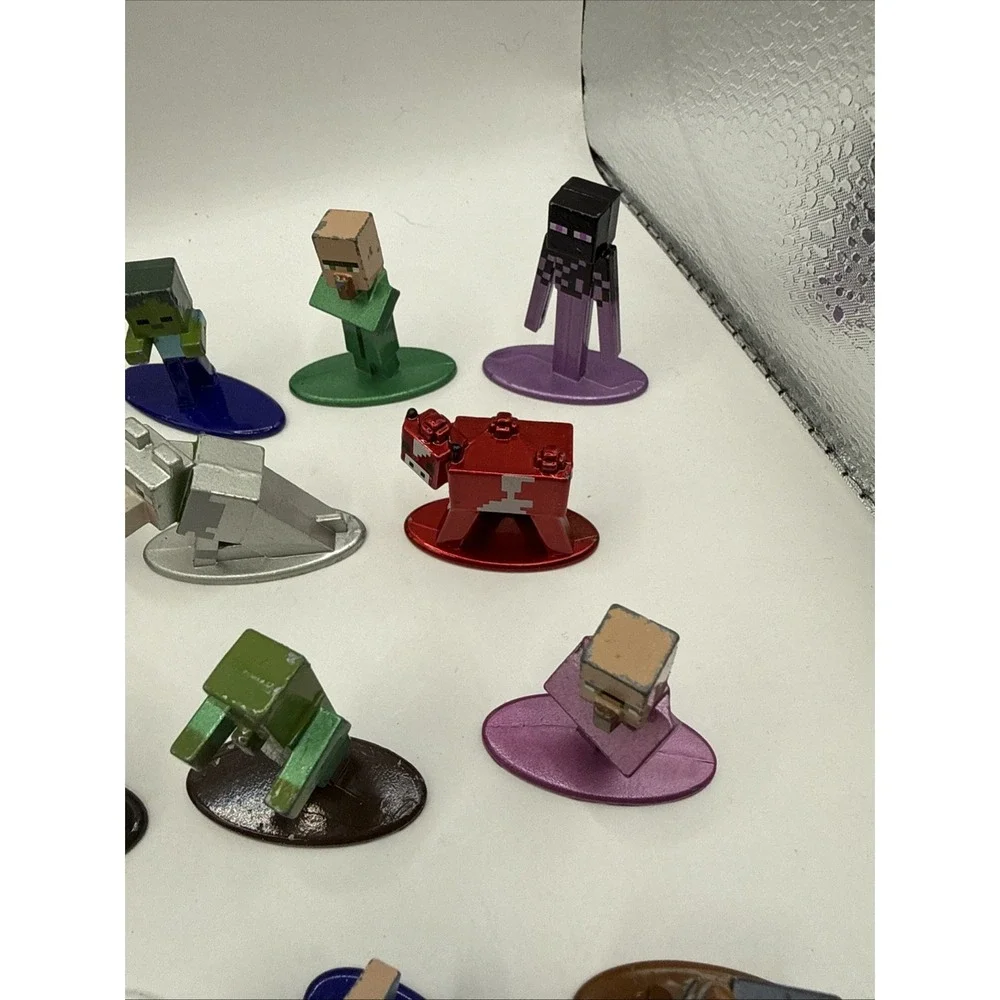 Lot Of 18‎ Minecraft Nano Metal Die Cast Figures Diecast. 5-Plastic Figures